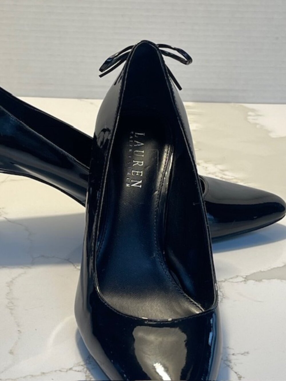 Classic RALPH LAUREN black patent leather pumps, size 8B